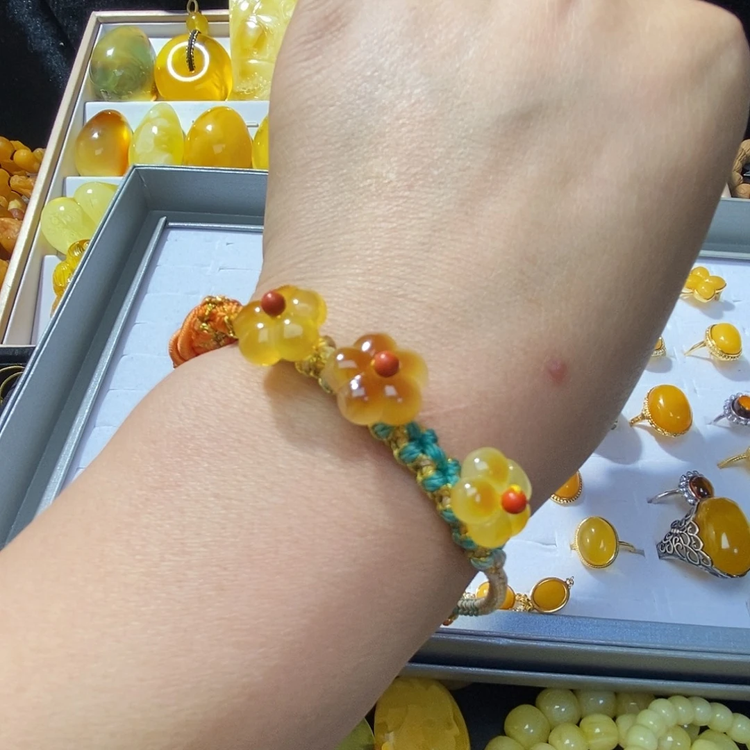 蜜蜡未镶嵌珠宝奇石