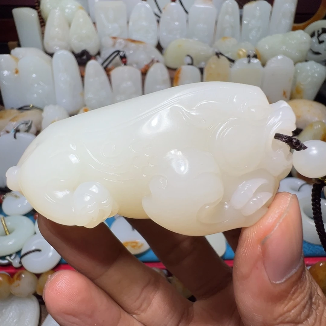 爱***人和田玉未镶嵌吊坠(不含链)