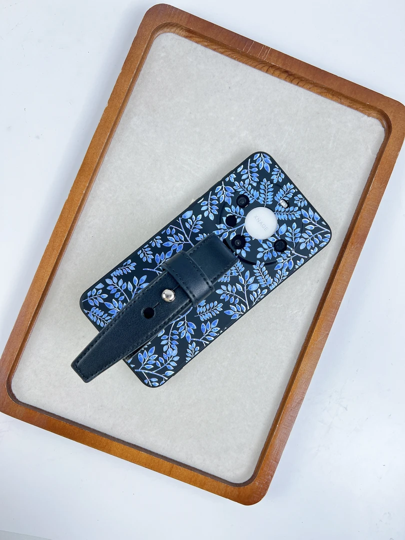 原创小众复古蓝色树叶豆豆钉皮质腕带适用华为mate70pro手机壳