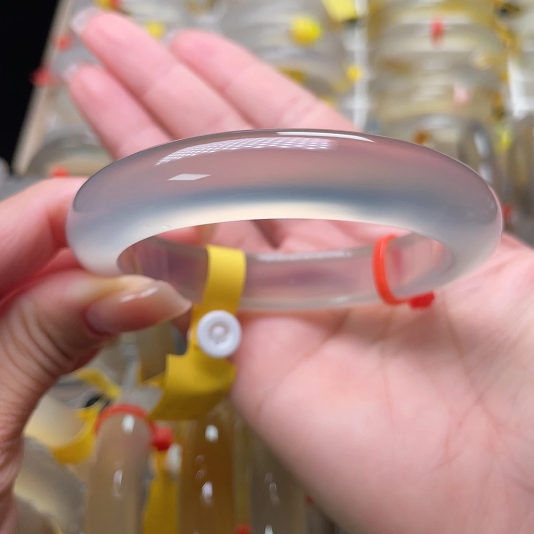 玛瑙/玉髓未镶嵌手镯58.8宽13厚9.1，毕业捡漏