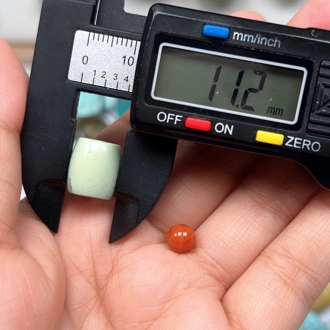 南红玛瑙未镶嵌珠宝奇石