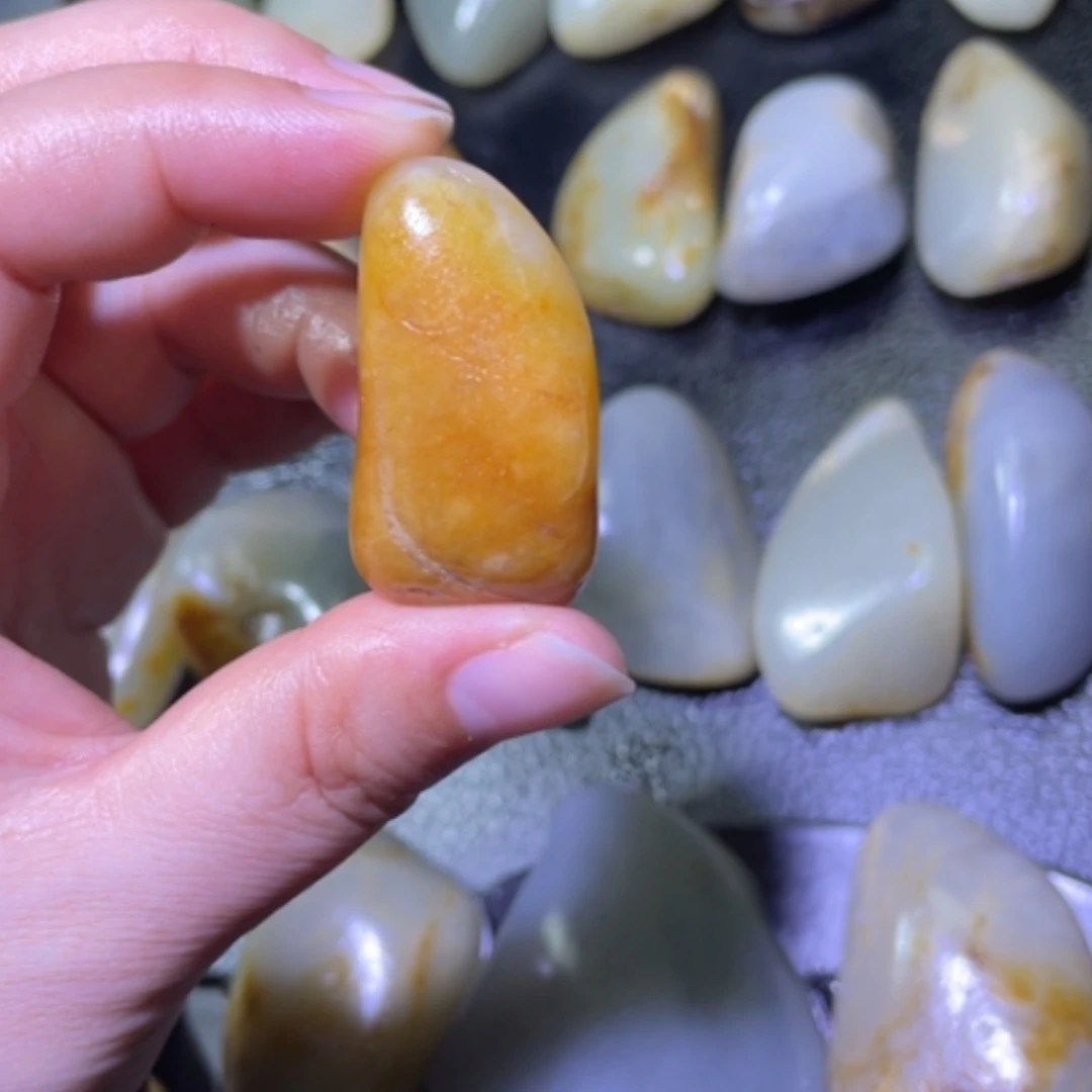 【闪购商品】颈饰未镶嵌和田玉逗*抖