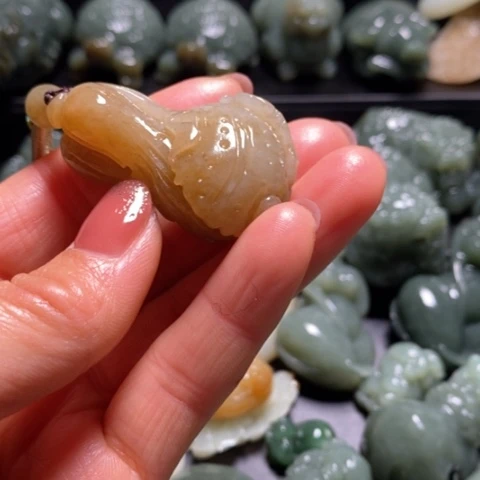 未镶嵌和田玉（糖玉）珠宝奇石