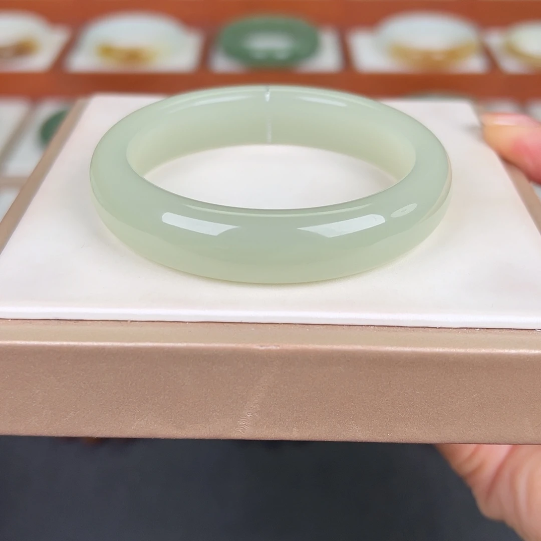 和田玉未镶嵌手镯和田玉葡萄肉手镯