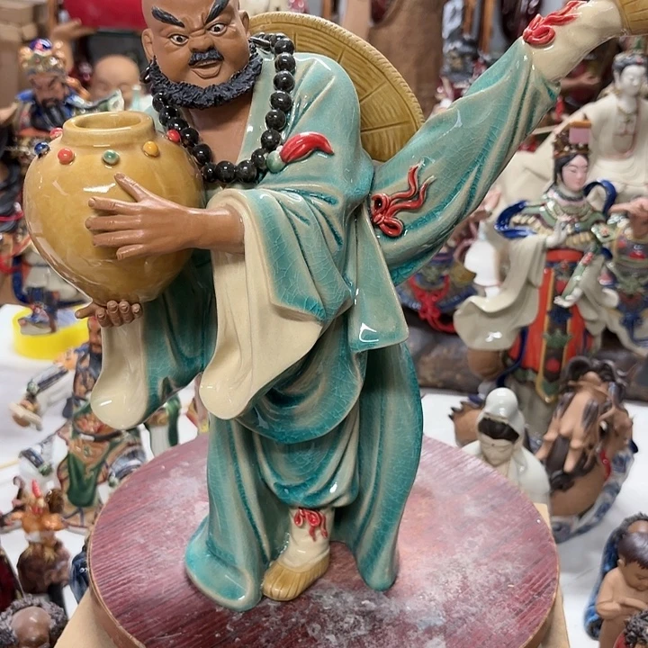 荣***备有机玻璃陶瓷摆件