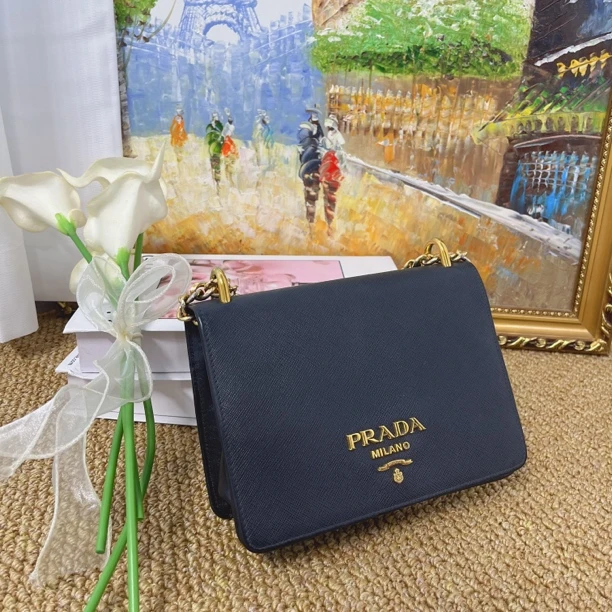 95新 Prada/普拉达 普拉达黑色单肩包/95新/16519456
