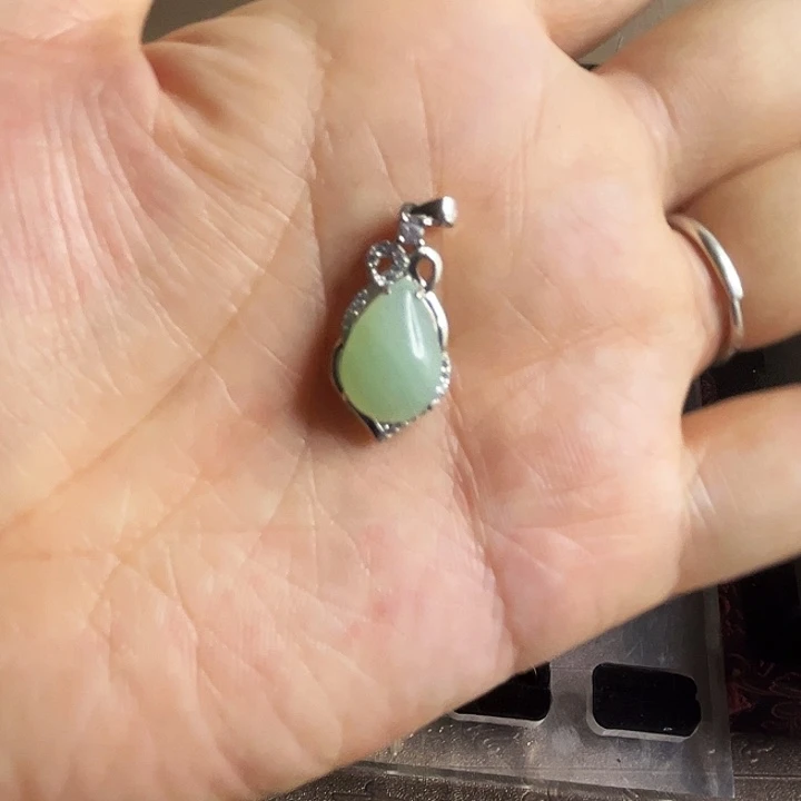 翡翠颈饰未镶嵌微***光拍一发一