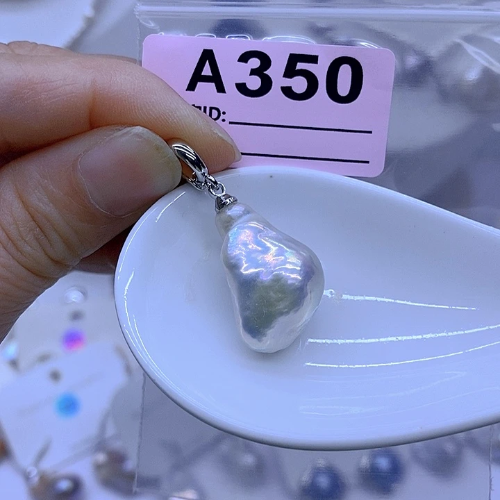 颈饰未镶嵌淡水珍珠