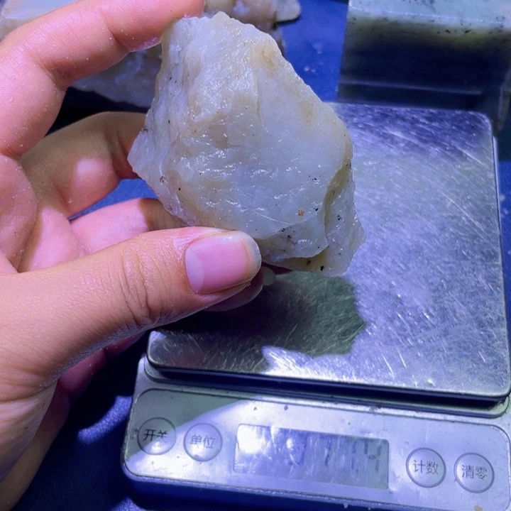 和田玉未镶嵌珠宝半成品