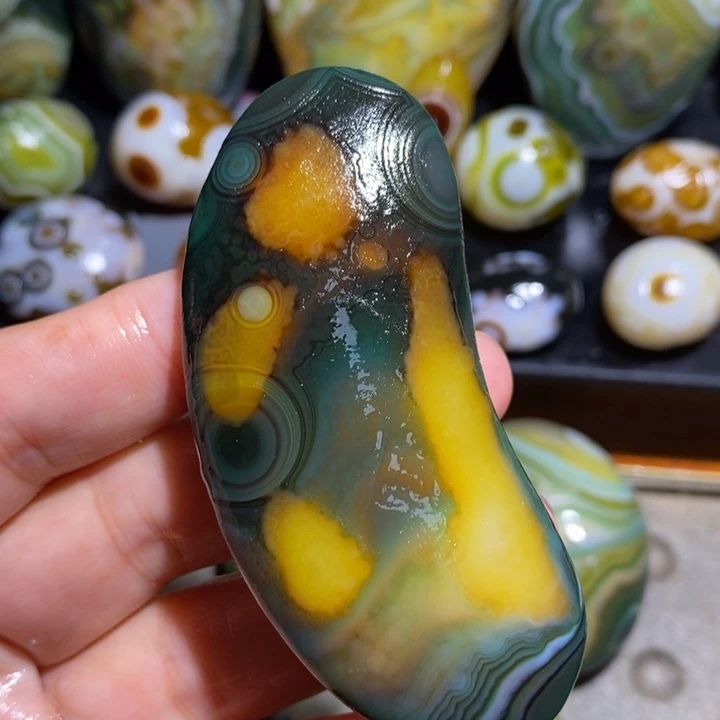 未镶嵌玛瑙/玉髓珠宝半成品73