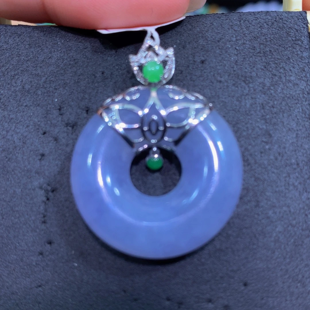 翡翠18K金镶嵌颈饰翡翠