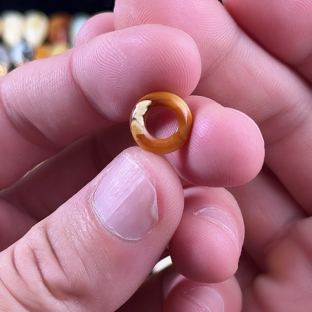 蜜蜡未镶嵌珠宝奇石