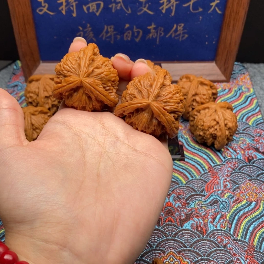 【闪购商品】徐***i白狮
