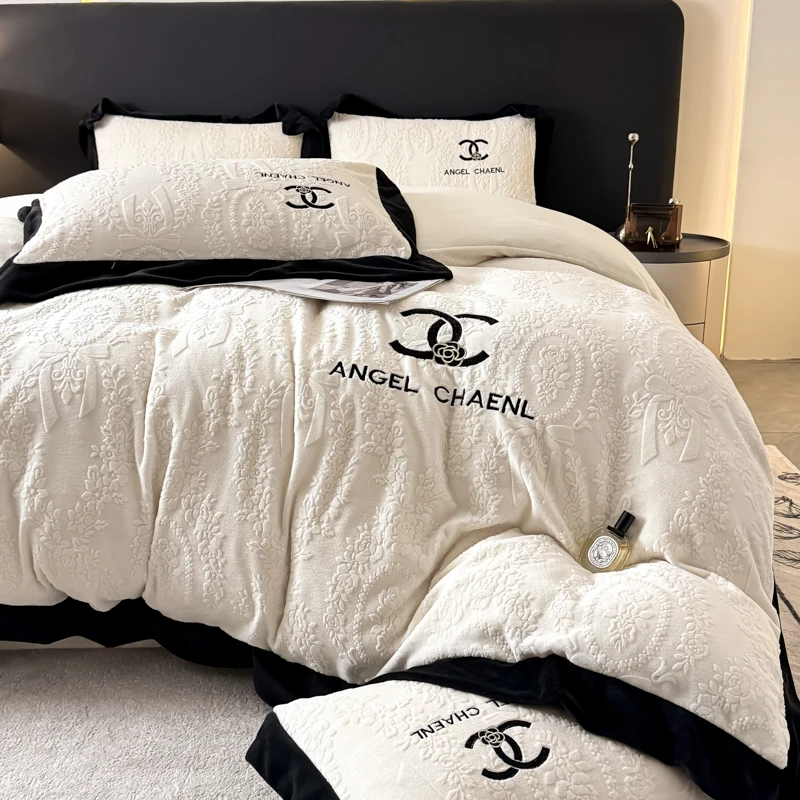 新款高克重全消光牛奶绒床盖床笠四件套床单加厚保暖床上用品