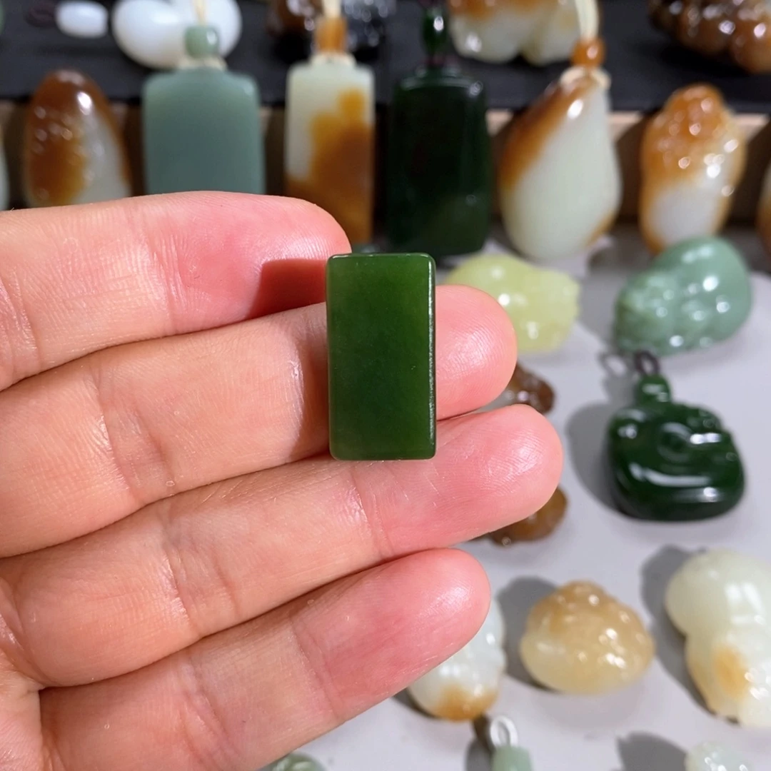 和田玉未镶嵌颈饰顺*顺