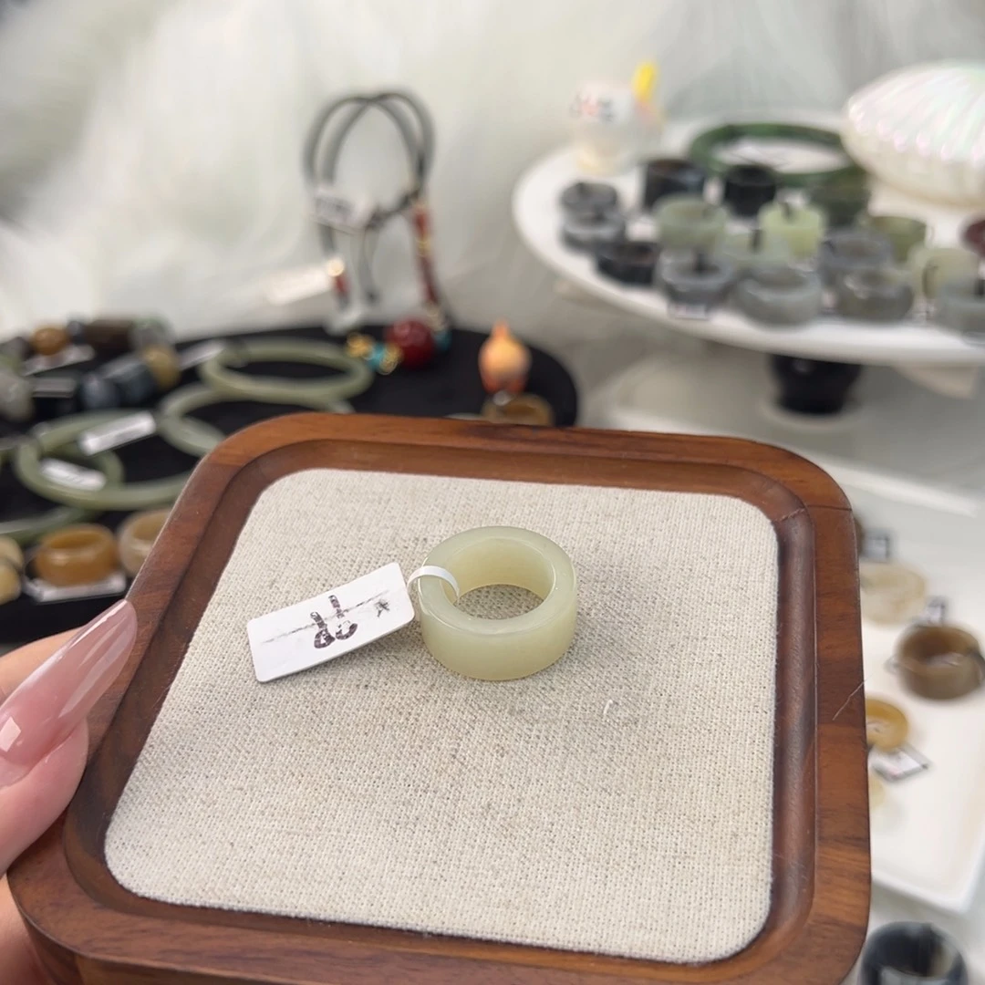 和田玉未镶嵌戒指N35晴水直切直径15.8不退换