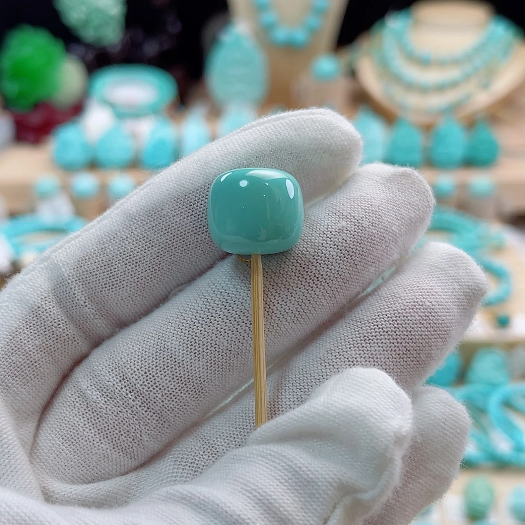 绿松石未镶嵌珠宝奇石