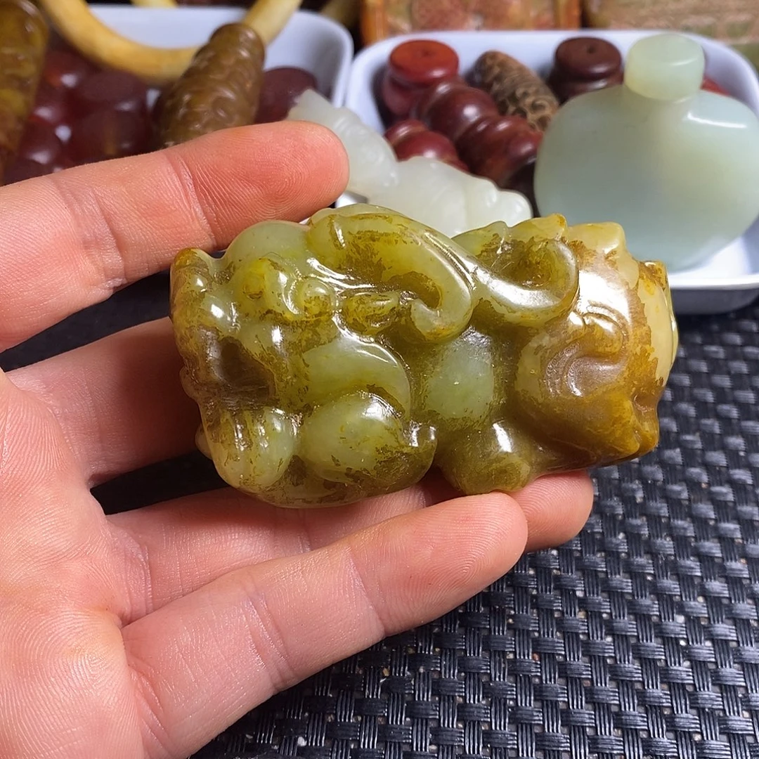 岫玉未镶嵌珠宝奇石