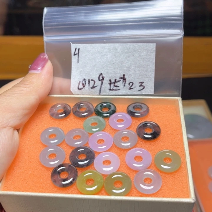 定制翡翠未镶嵌达*不