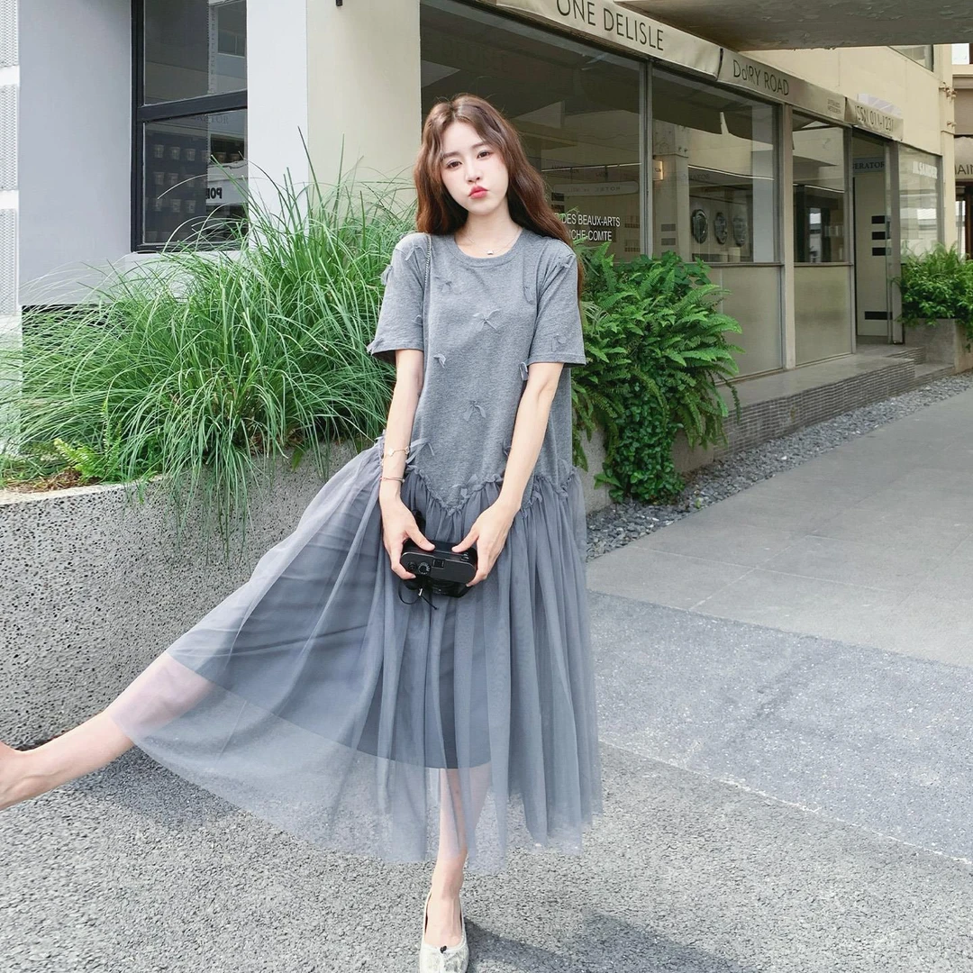 灰色甜美网纱拼接连衣裙中长款2025夏新款设计感立体蝴蝶结T恤裙
