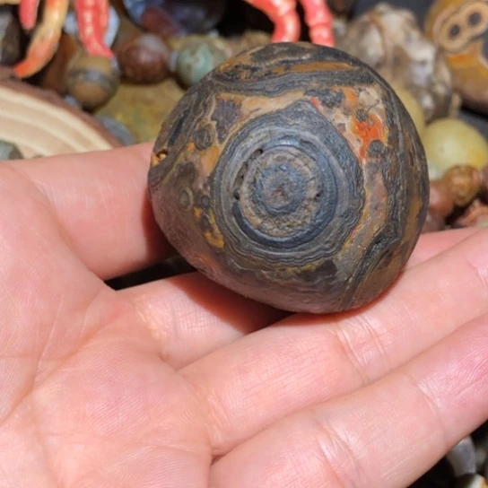 石材战国红眼睛石原石单颗