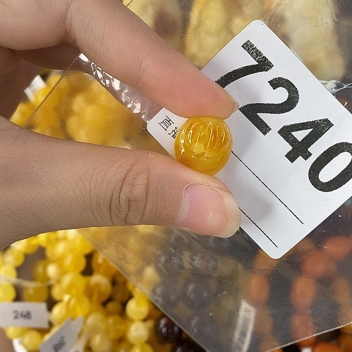蜜蜡未镶嵌珠宝奇石