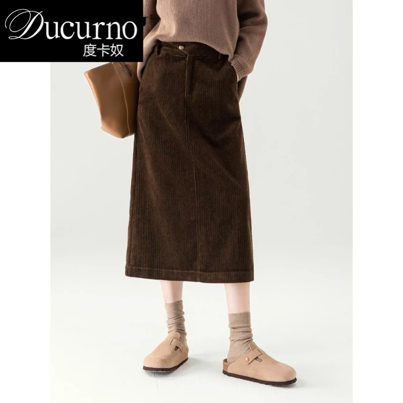 棕色灯芯绒半身裙女2025秋冬复古美拉德修身开衩中长直筒a字裙子