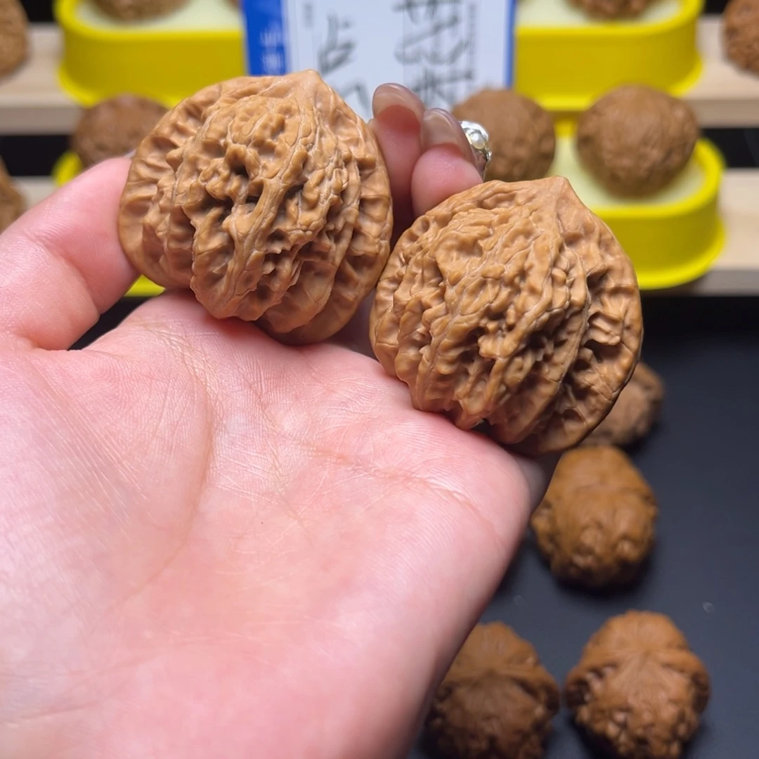 文玩核桃把件虎头43全品