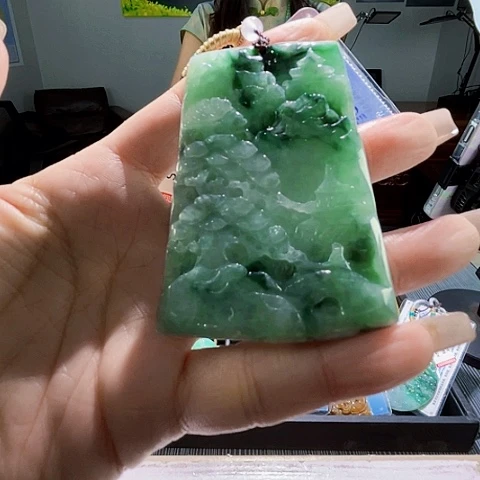 颈饰未镶嵌翡翠一个