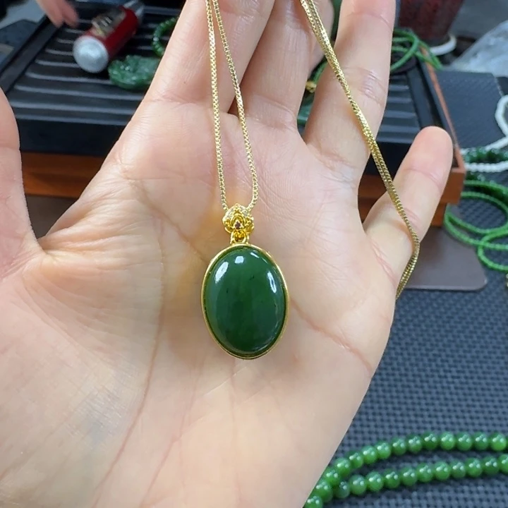 颈饰合金和田玉（碧玉）