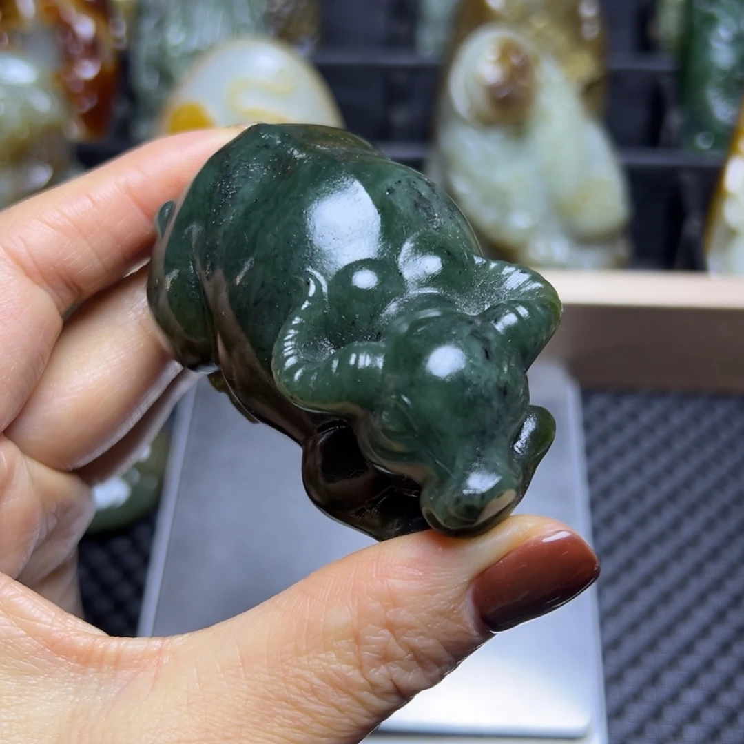 和田玉未镶嵌把件