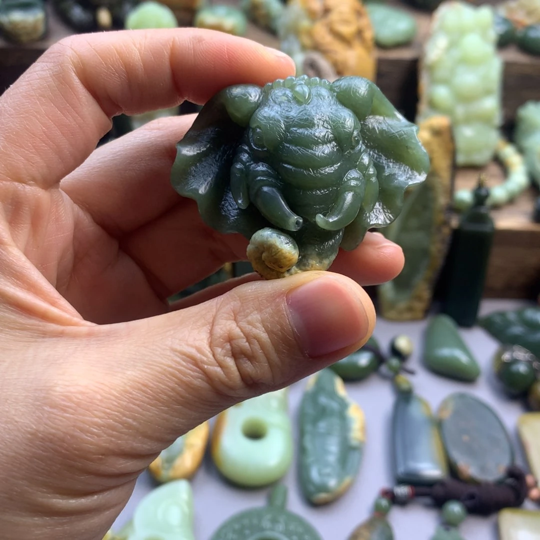 未镶嵌岫岩河磨玉（透闪石质玉）珠宝奇石