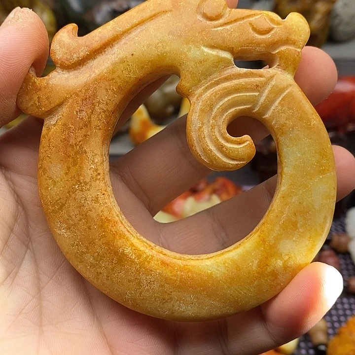 未镶嵌蛇纹石玉颈饰