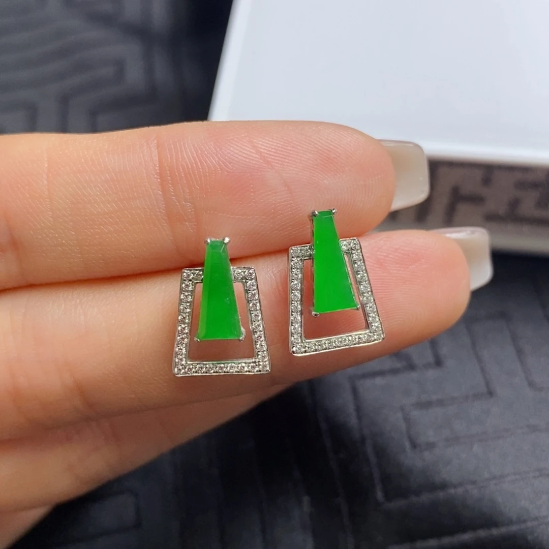 翡翠18K金镶嵌耳饰无事牌耳钉