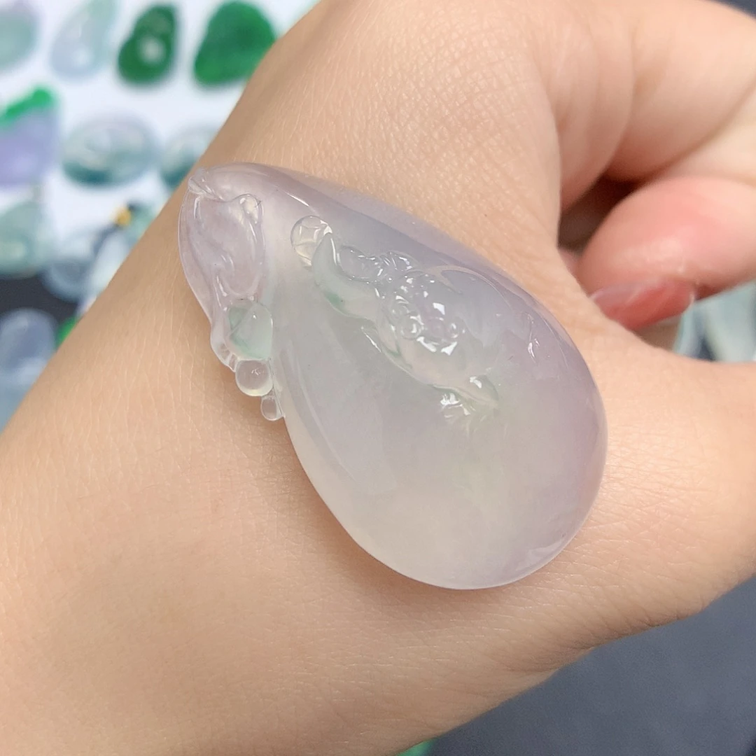 翡翠颈饰未镶嵌钱袋子