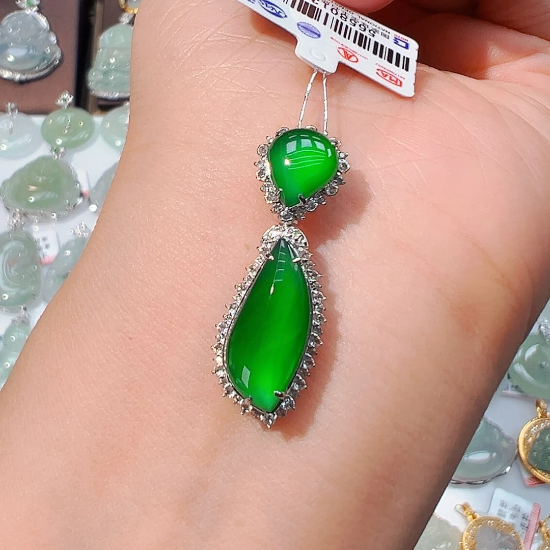 翡翠18K金镶嵌吊坠(不含链)水滴