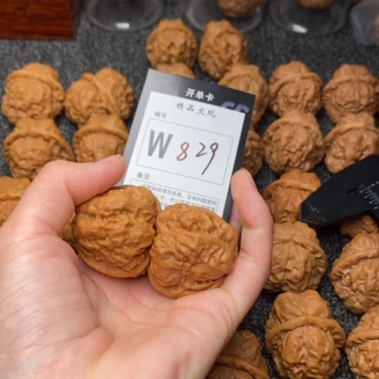 吊坠桃核我是第一百37