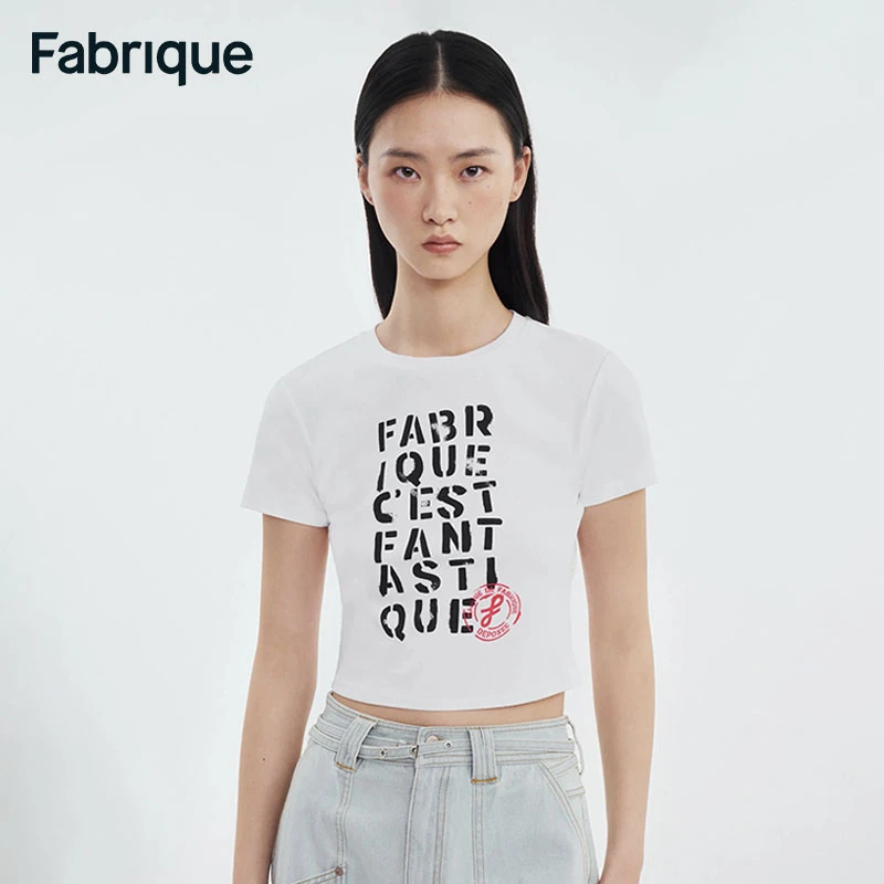 【Fabrique】喷绘字母印花紧身短款T恤春季新款时尚简约圆领T恤女