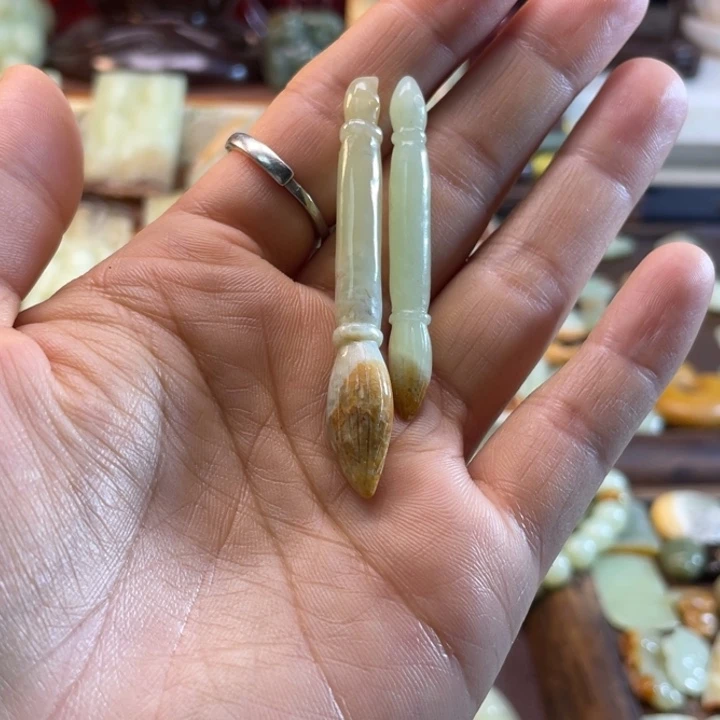 剑***神岫岩河磨玉（透闪石质玉）未镶嵌颈饰