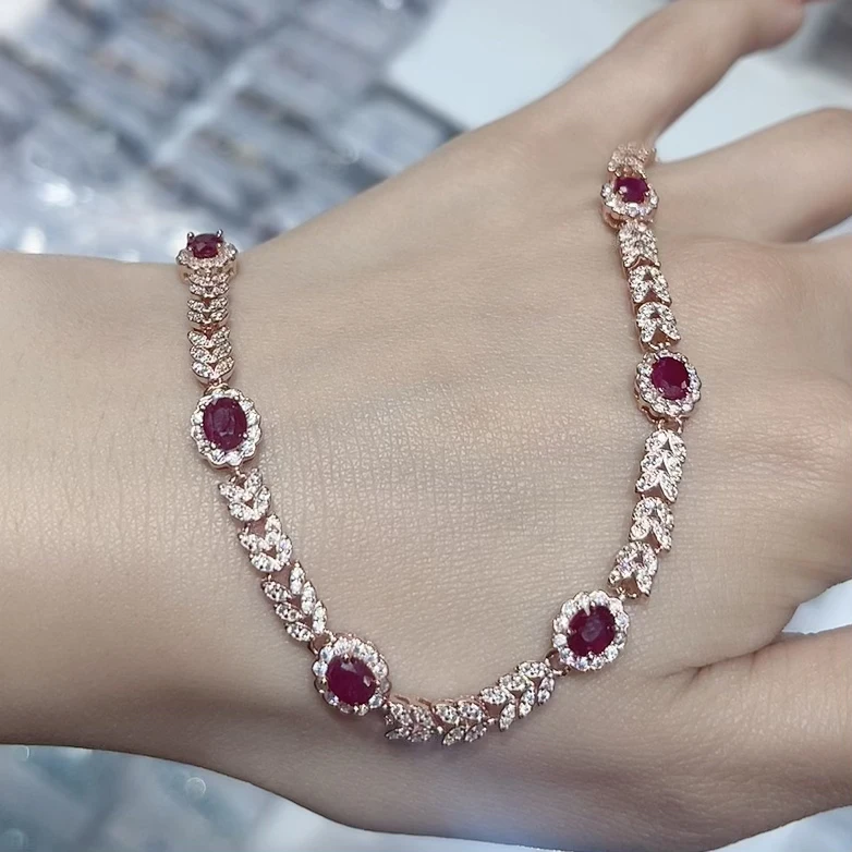 鸽血红红宝石一银托