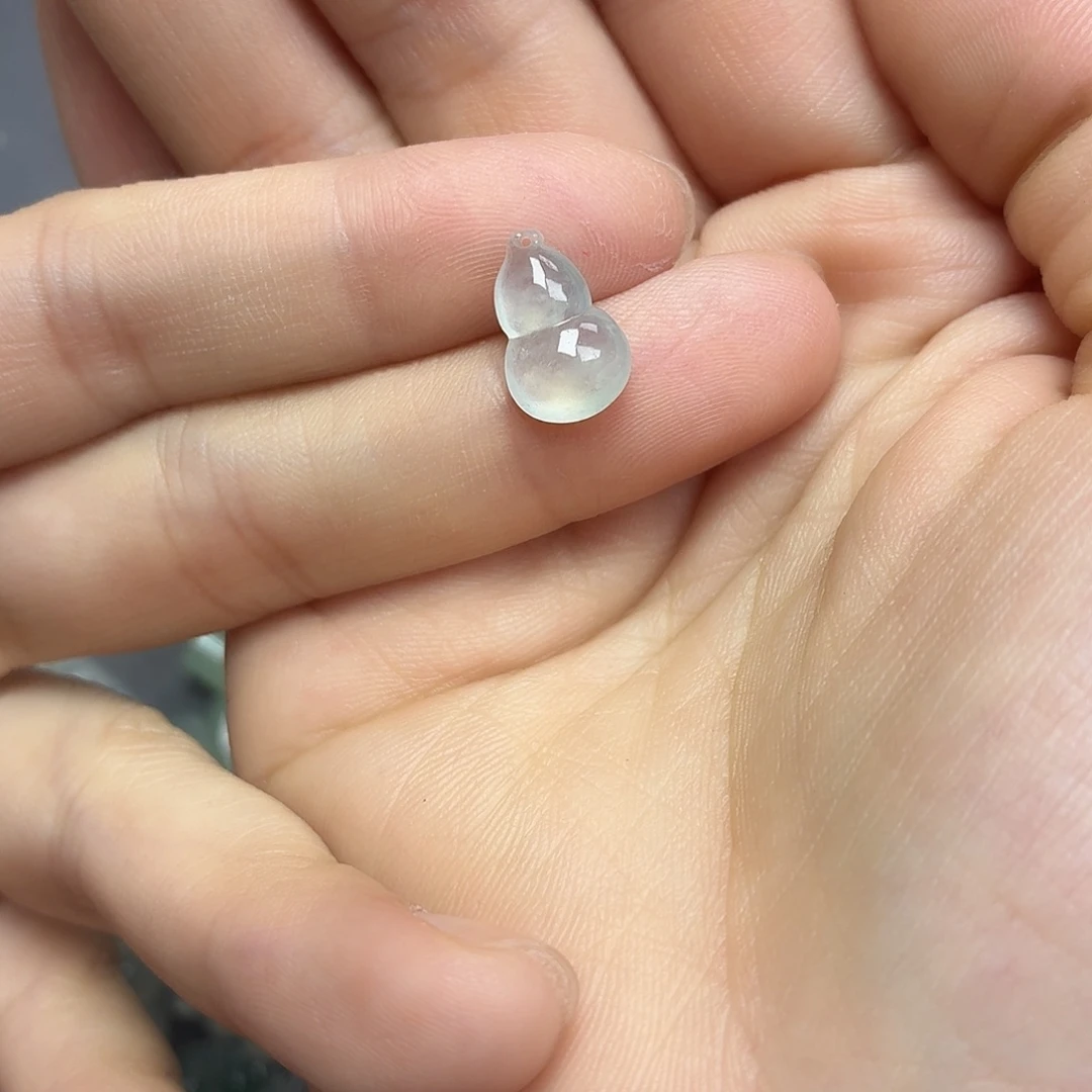 翡翠未镶嵌颈饰冰葫芦