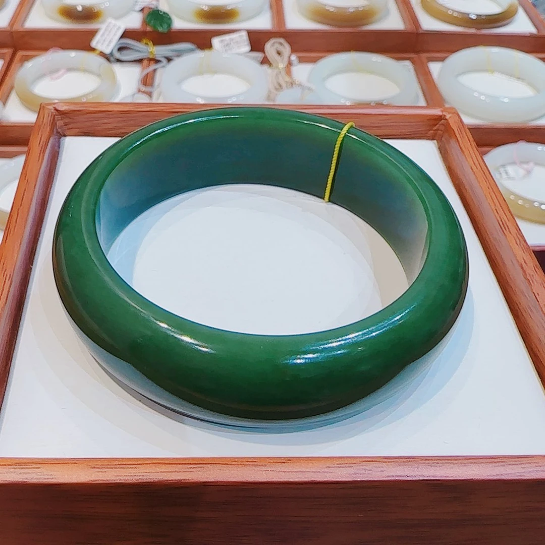 和田玉手镯未镶嵌娜*俄碧56