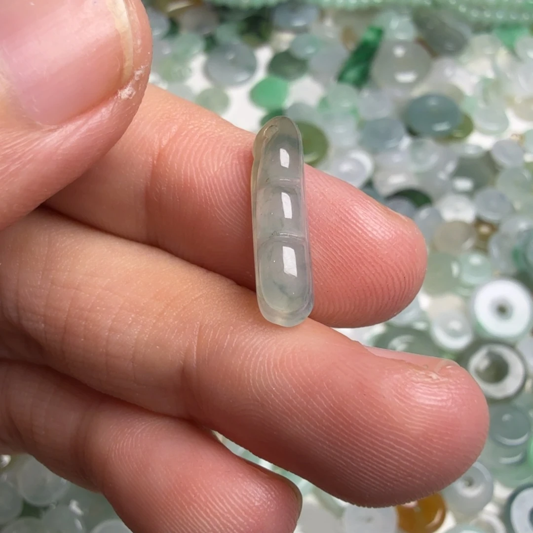 翡翠未镶嵌颈饰128