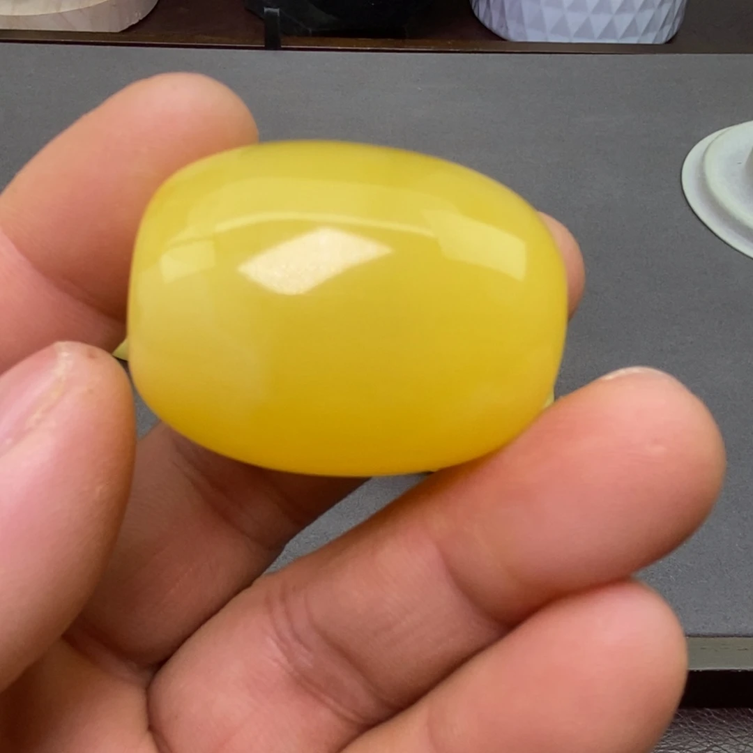 蜜蜡未镶嵌珠宝奇石