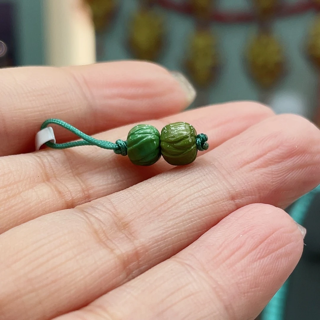 绿松石颈饰未镶嵌