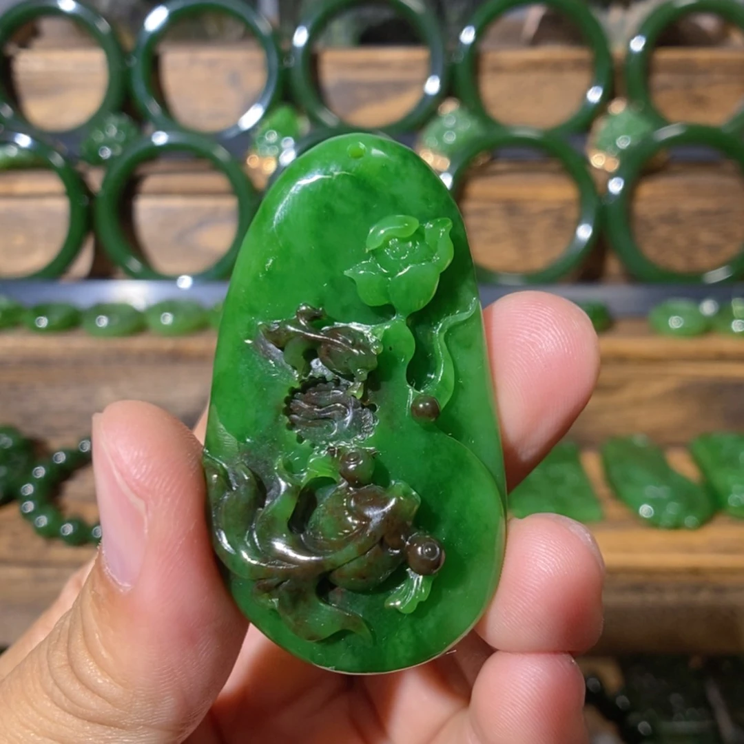 【闪购商品】吊坠(不含链)未镶嵌和田玉俄七红皮阳绿连年有余