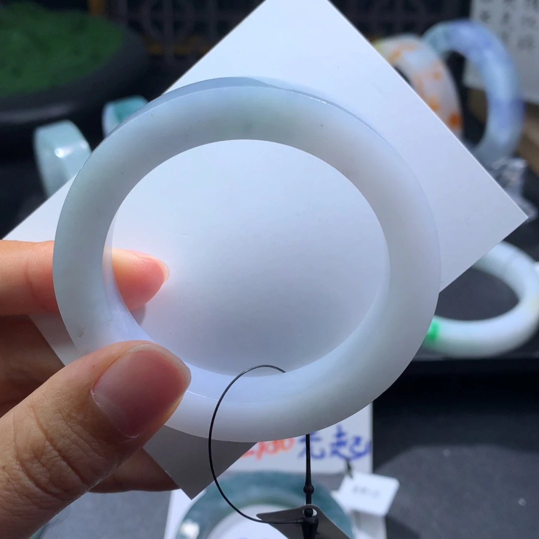 未镶嵌翡翠手镯定制翡翠