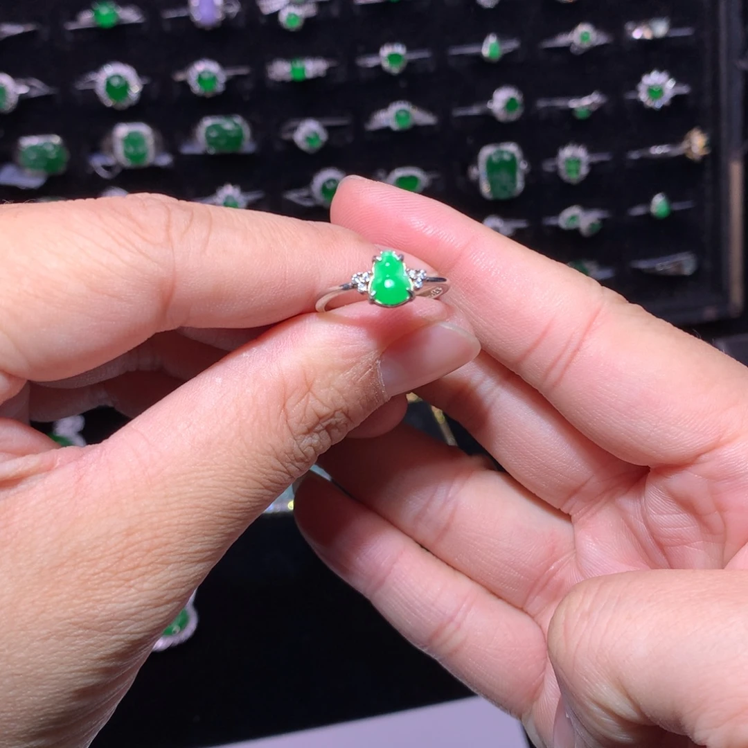 翡翠银S925镶嵌颈饰翡翠