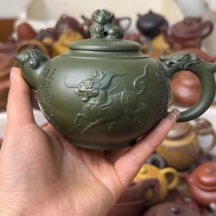 紫砂茶壶角断了一点