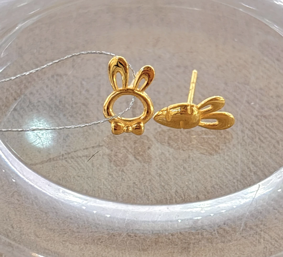 1A足金兔子胡萝卜耳饰2.13g